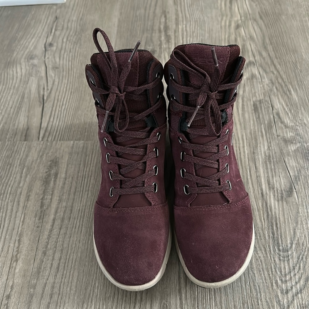 Geox burgundy boot, size US5 , used only once